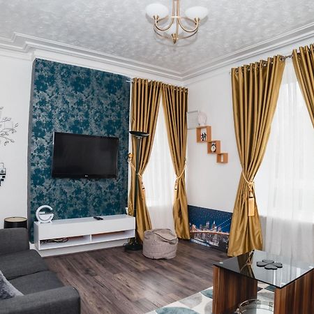 Entire Fabulous 2Bedroom First Floor Flat Located Within Close Proximity To City Centre & University Of Aberdeen With Private Parking Экстерьер фото