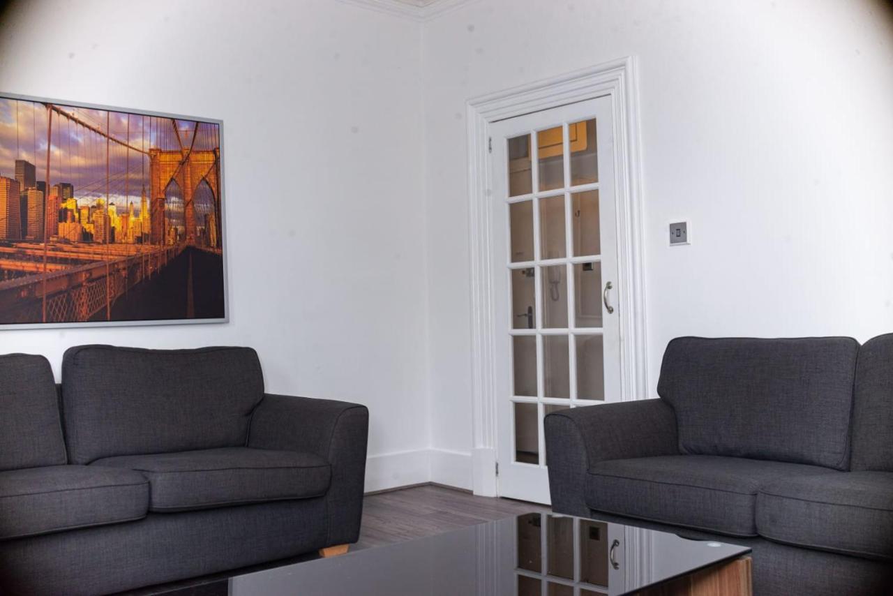 Entire Fabulous 2Bedroom First Floor Flat Located Within Close Proximity To City Centre & University Of Aberdeen With Private Parking Экстерьер фото