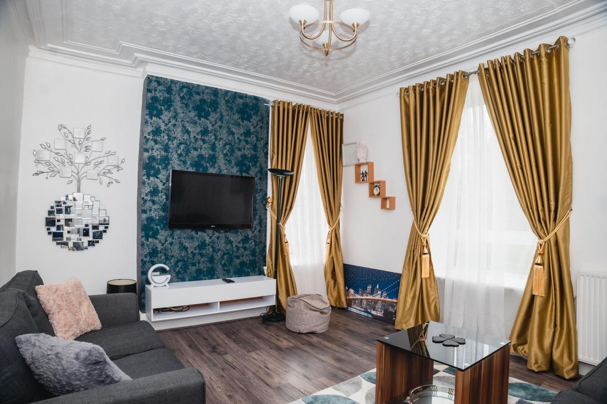 Entire Fabulous 2Bedroom First Floor Flat Located Within Close Proximity To City Centre & University Of Aberdeen With Private Parking Экстерьер фото