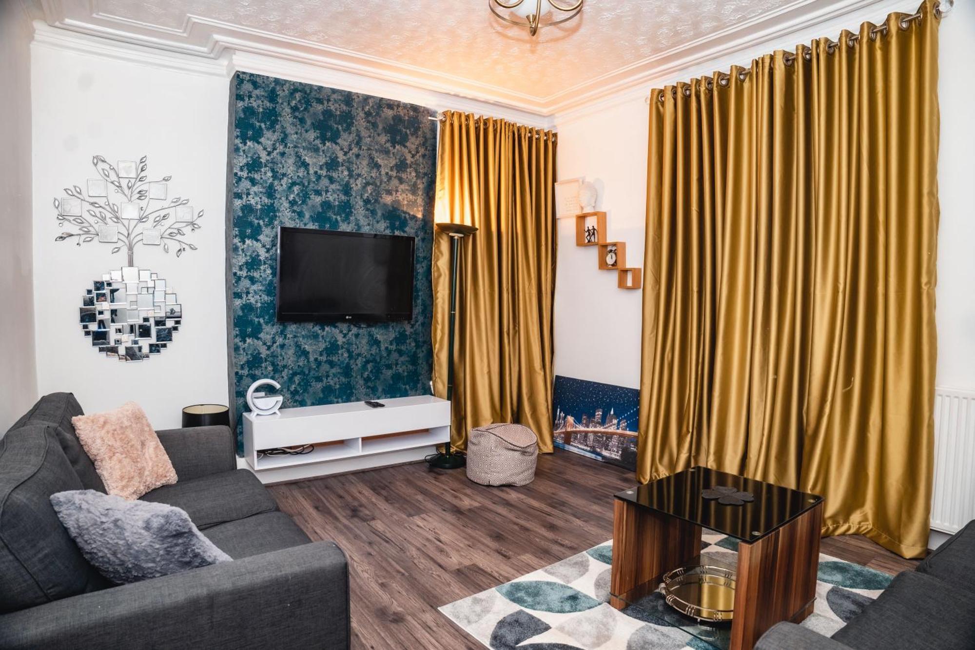 Entire Fabulous 2Bedroom First Floor Flat Located Within Close Proximity To City Centre & University Of Aberdeen With Private Parking Экстерьер фото